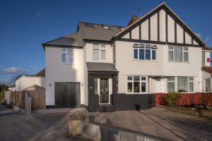 Lakeswood Road, BR5 - £675,000